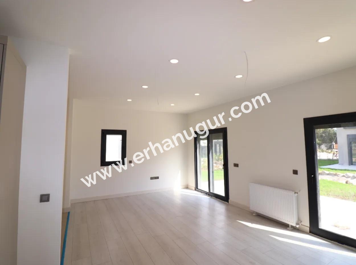 3 1 Villa For Sale In A Single Detached Complex In Seferihisar Doğanbey