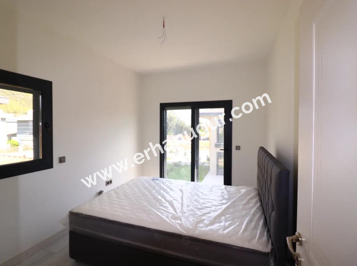 3 1 Villa For Sale In A Single Detached Complex In Seferihisar Doğanbey