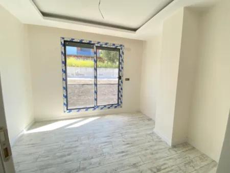 2 1 Villa With Large Garden For Sale In Ürkmez