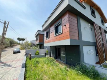 3 1 Villa For Sale With Modern Architect Within Walking Distance Of The Sea In Ozdere