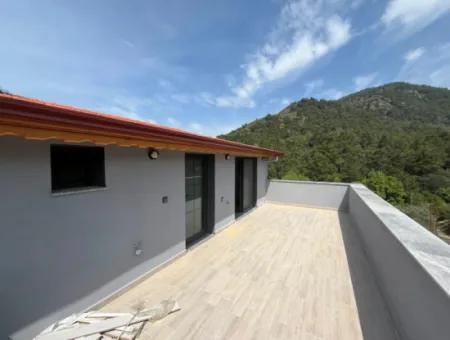 3 1 Villa For Sale With Modern Architect Within Walking Distance Of The Sea In Ozdere