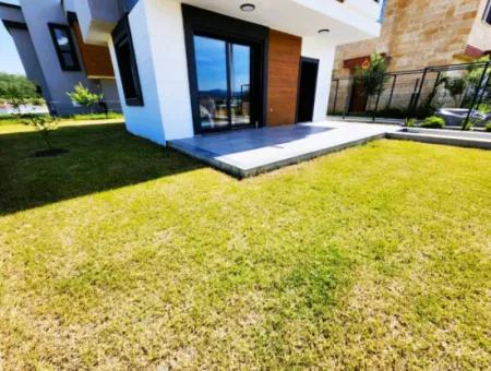 Single Detached 3 1 Villa With Sea View In Ürkmez