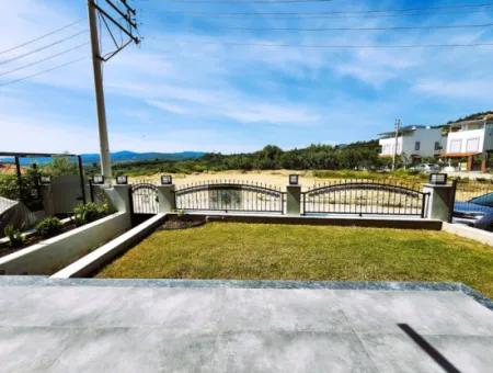 Single Detached 3 1 Villa With Sea View In Ürkmez