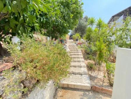 1 1 Apartment For Sale With Corner Façade On The Sea Side In Seferihisar Ürkmez