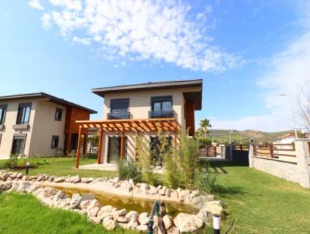3 1 Villa For Sale In A Single Detached Complex In Seferihisar Doğanbey