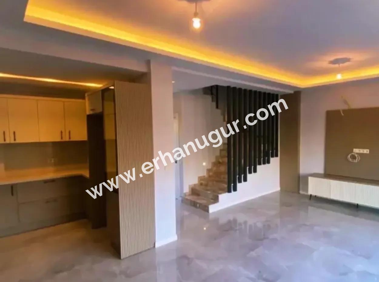 Deniz Tarafı, Köşe, Büyük Bahçelisatılık 3+1 Villa