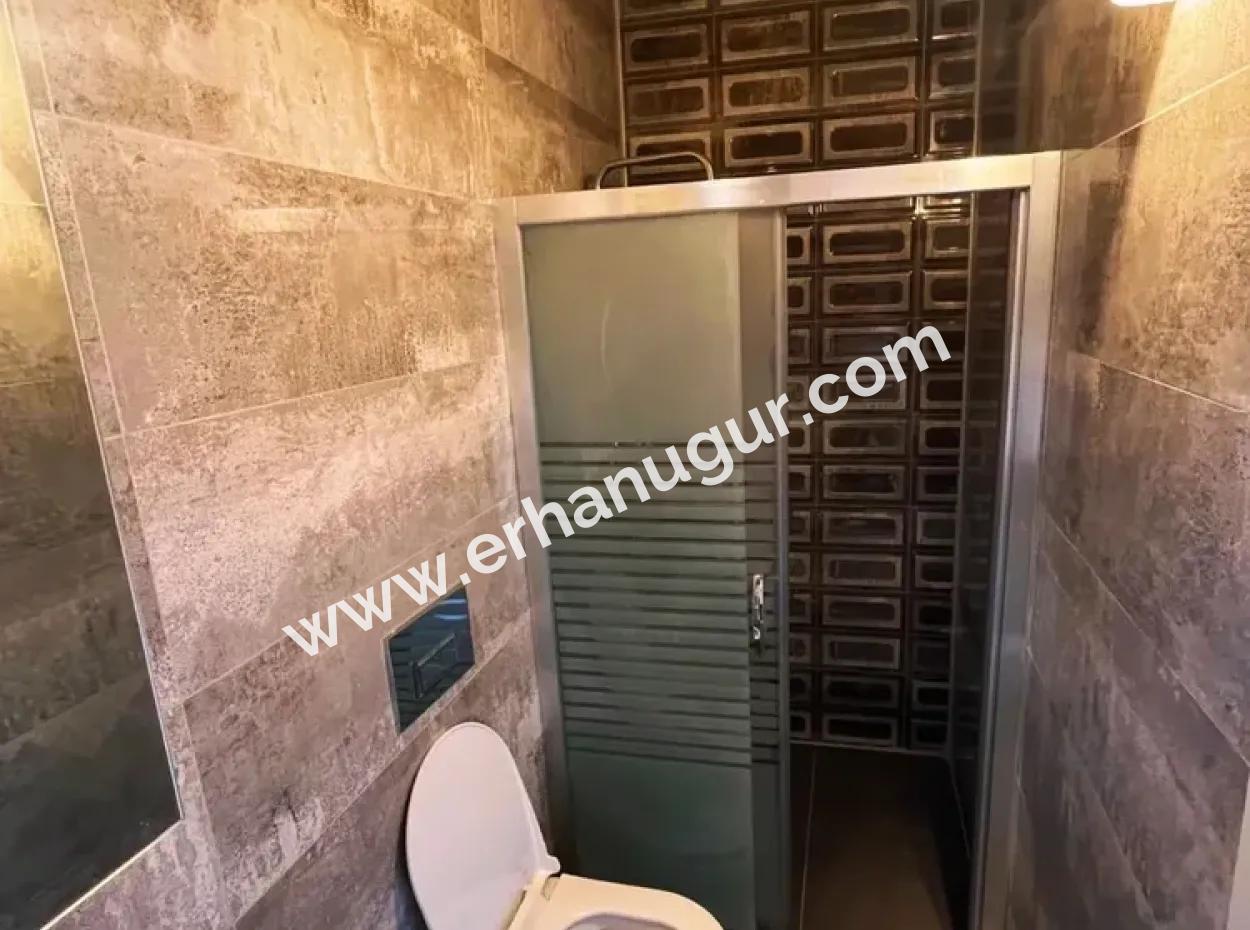 Deniz Tarafı, Köşe, Büyük Bahçelisatılık 3+1 Villa