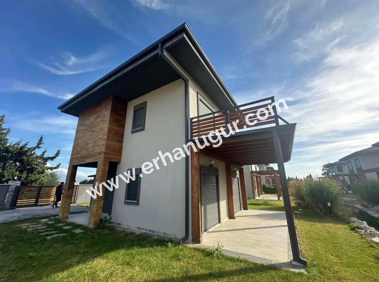 Sefirihisar Doğanbeyde Site İçinde Satılık 3+1 Yazlık