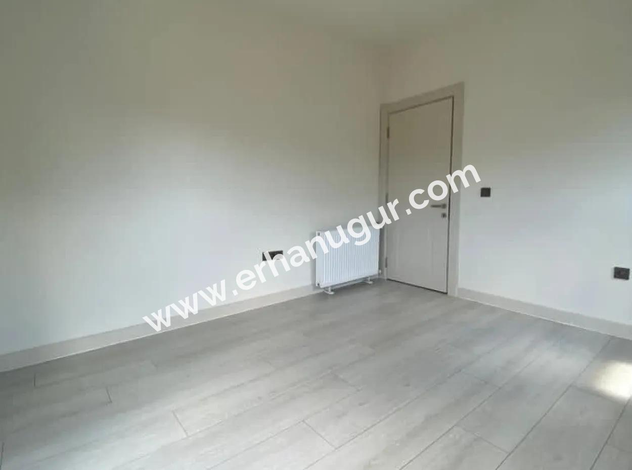 Sefirihisar Doğanbeyde Site İçinde Satılık 3+1 Yazlık