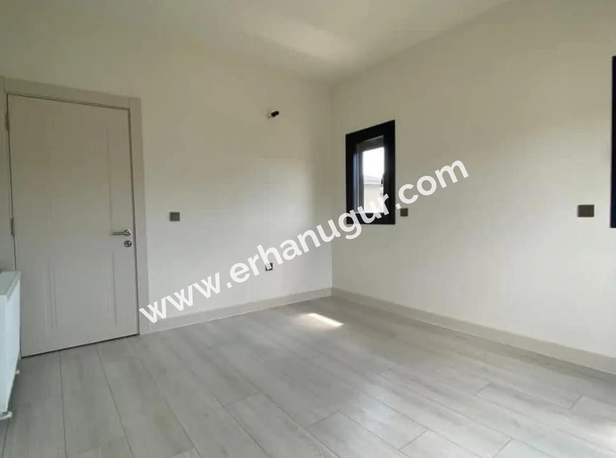 Sefirihisar Doğanbeyde Site İçinde Satılık 3+1 Yazlık