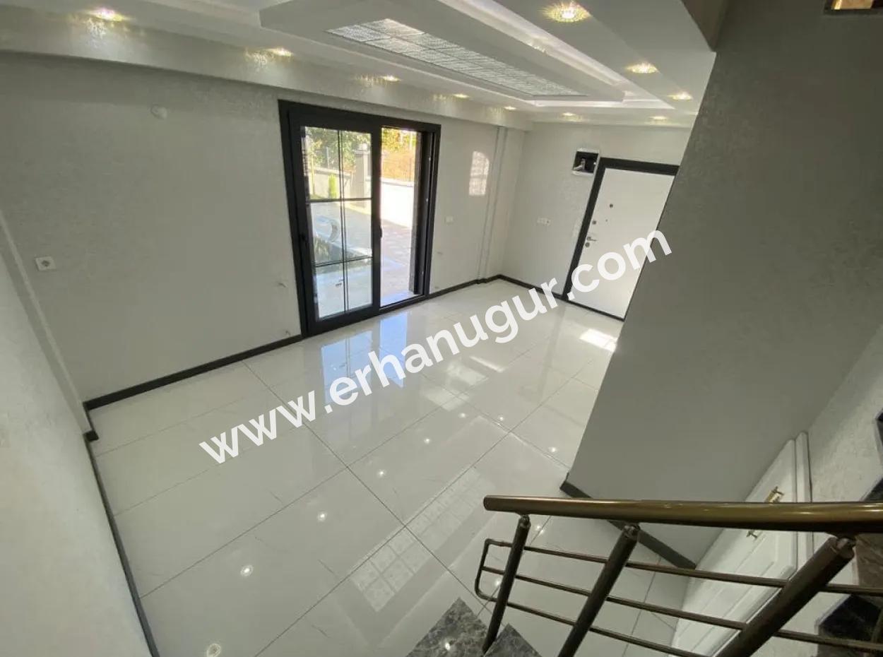 Gümüldür De Denize 50M2 Havuzlu Bahçeli Satılık Yazlık Villa