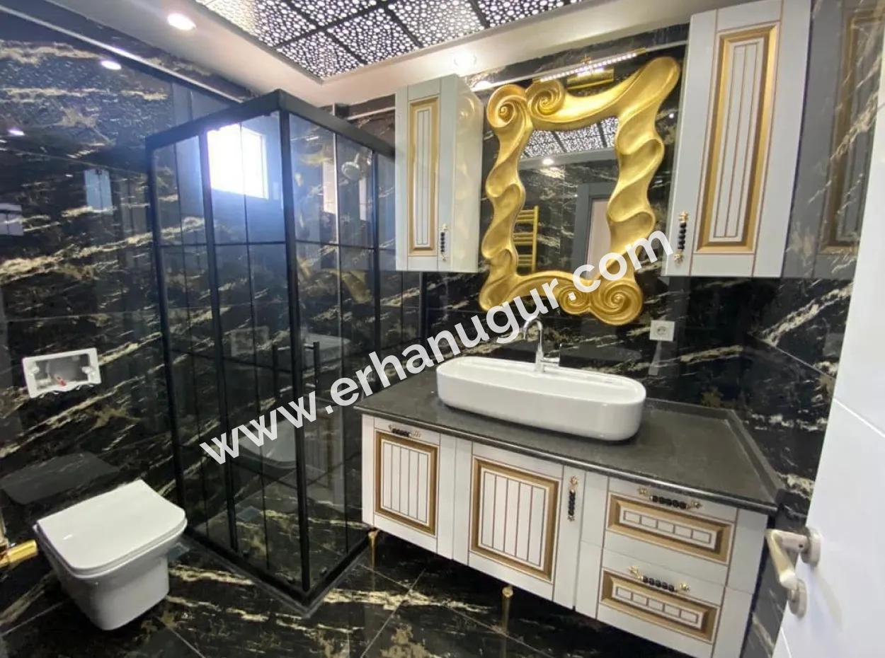 Gümüldür De Denize 50M2 Havuzlu Bahçeli Satılık Yazlık Villa