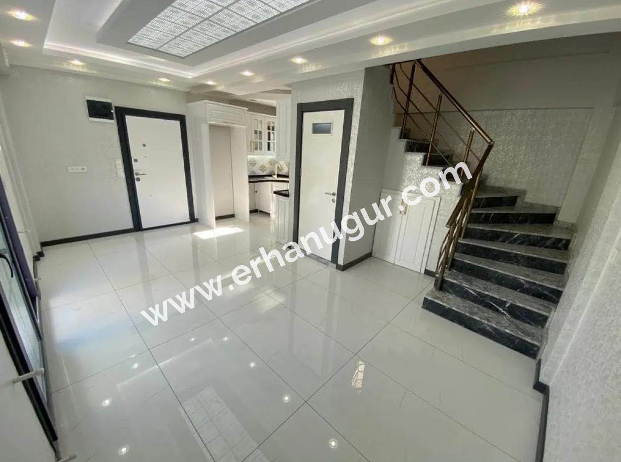 Gümüldür De Denize 50M2 Havuzlu Bahçeli Satılık Yazlık Villa