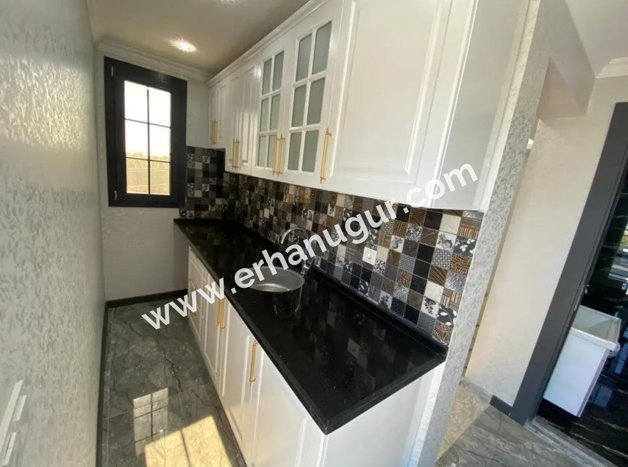 Gümüldür De Denize 50M2 Havuzlu Bahçeli Satılık Yazlık Villa