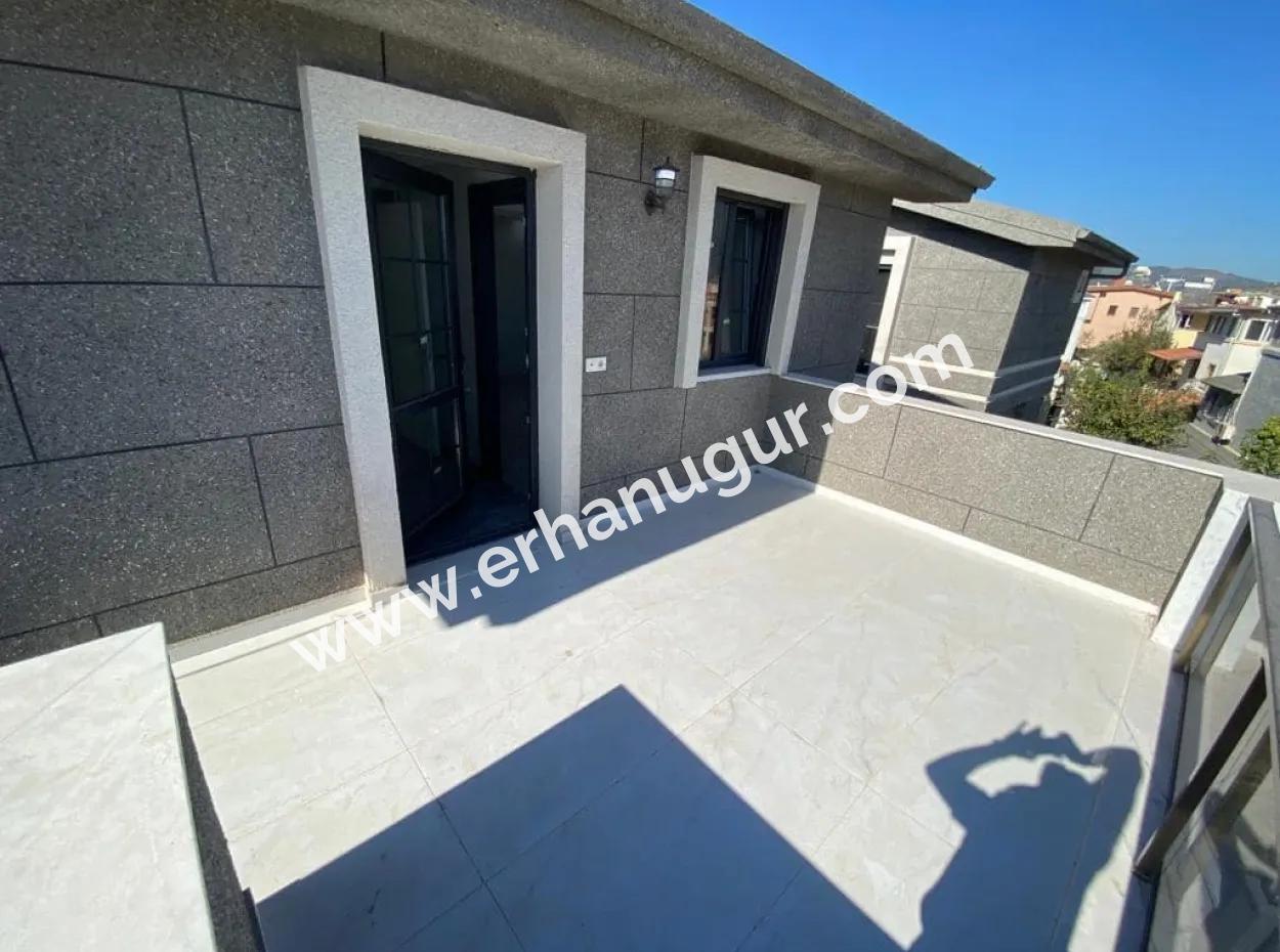 Gümüldür De Denize 50M2 Havuzlu Bahçeli Satılık Yazlık Villa