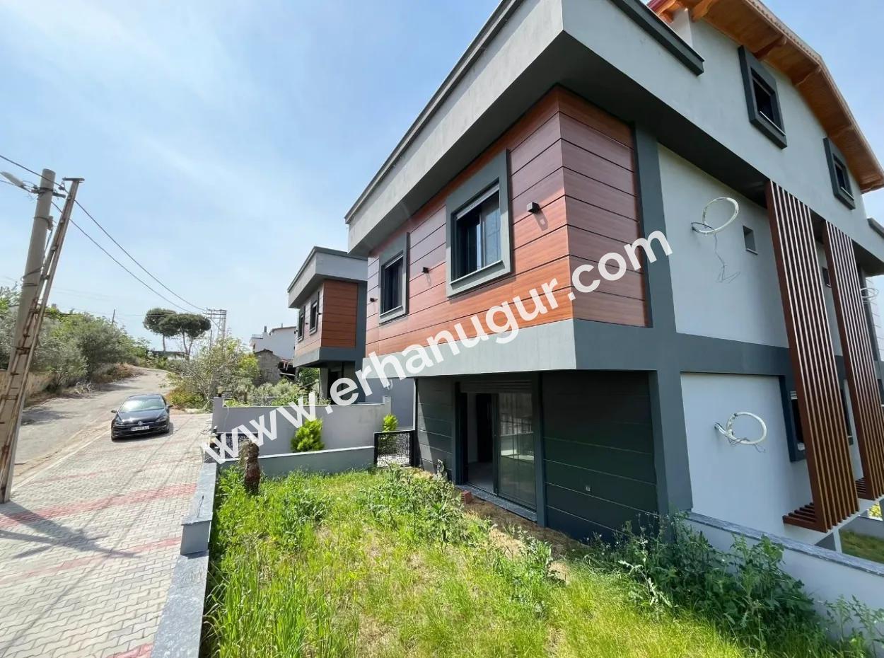 Özdere'de Denize Yürüme Mesafesinde Modern Mimarı Satılık 3+1 Villa