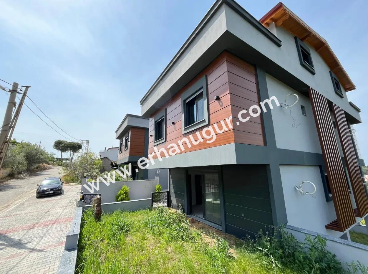 Özdere'de Denize Yürüme Mesafesinde Modern Mimarı Satılık 3+1 Villa