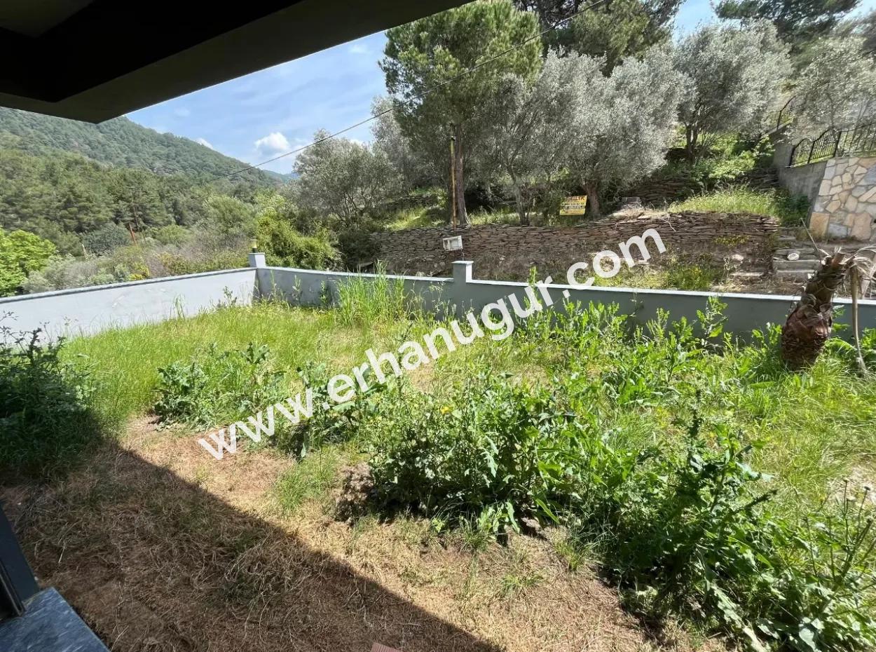 Özdere'de Denize Yürüme Mesafesinde Modern Mimarı Satılık 3+1 Villa