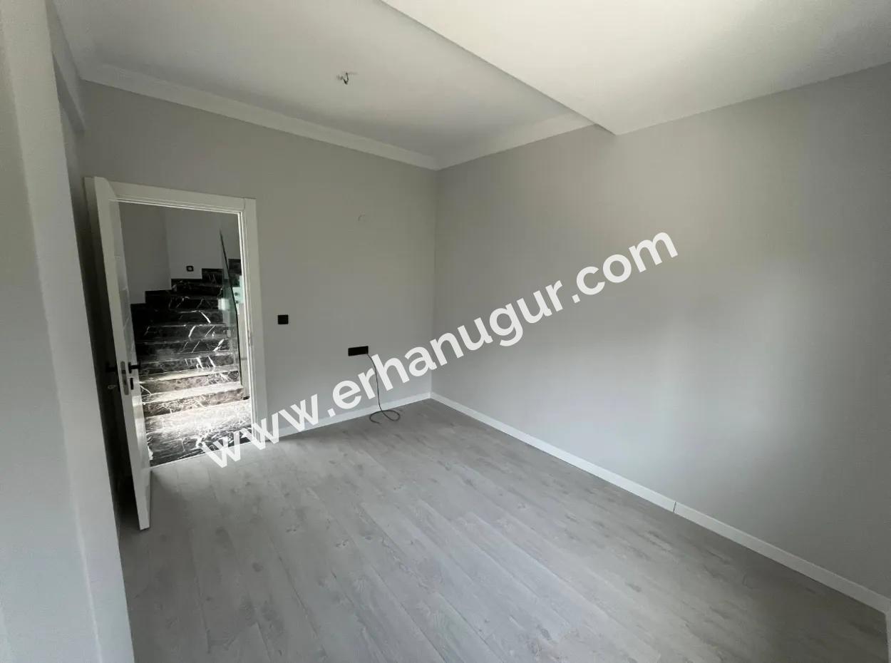 Özdere'de Denize Yürüme Mesafesinde Modern Mimarı Satılık 3+1 Villa