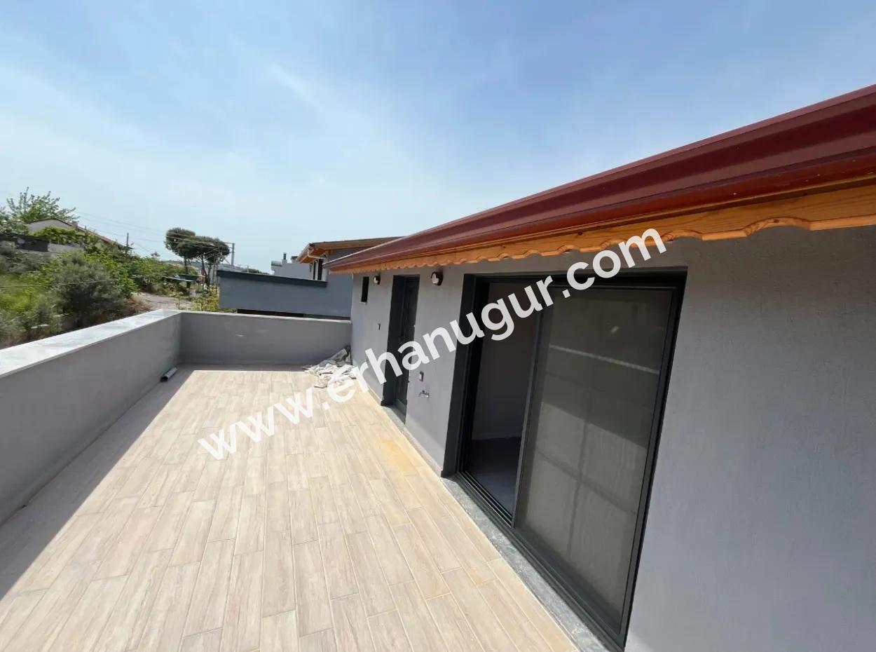 Özdere'de Denize Yürüme Mesafesinde Modern Mimarı Satılık 3+1 Villa