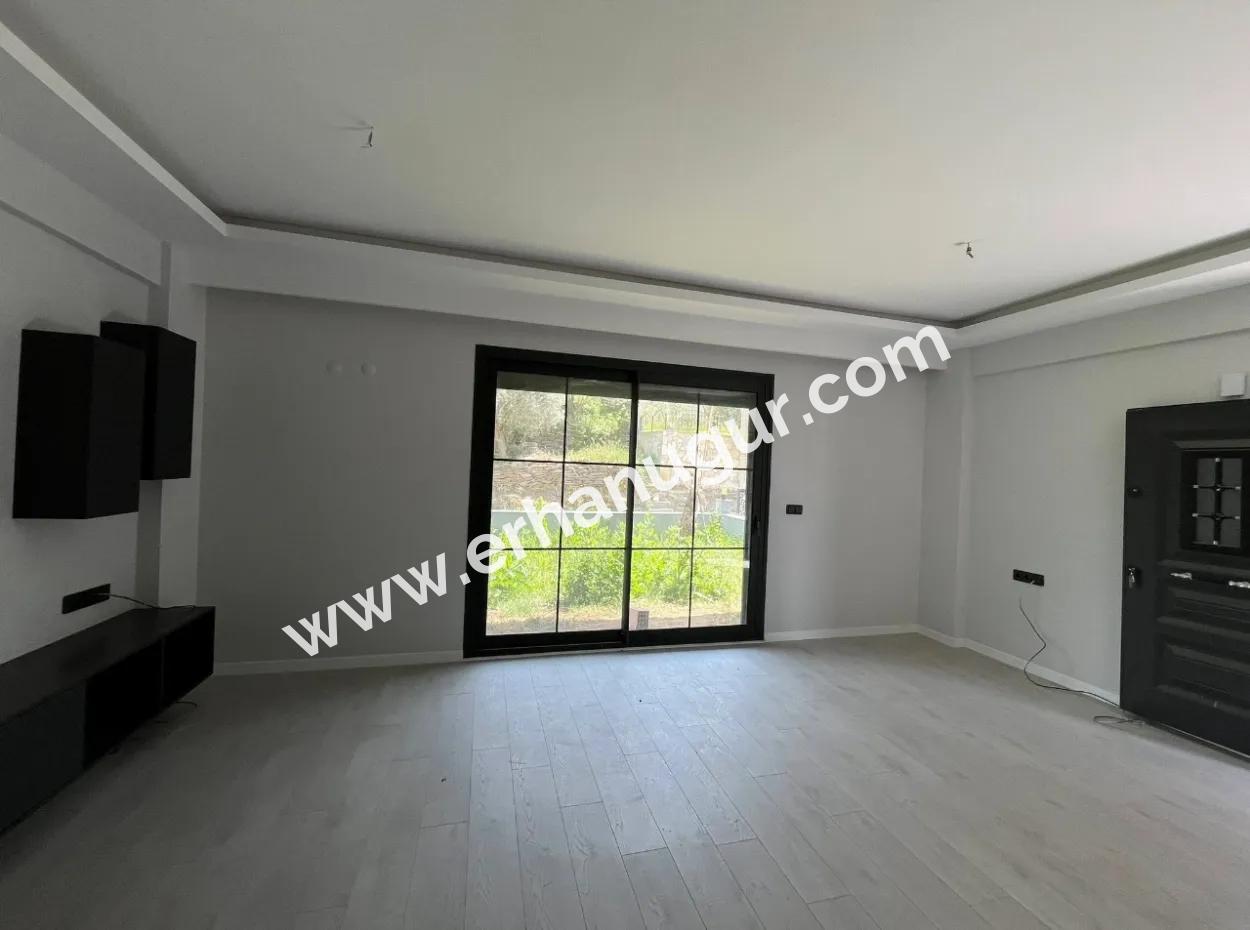 Özdere'de Denize Yürüme Mesafesinde Modern Mimarı Satılık 3+1 Villa