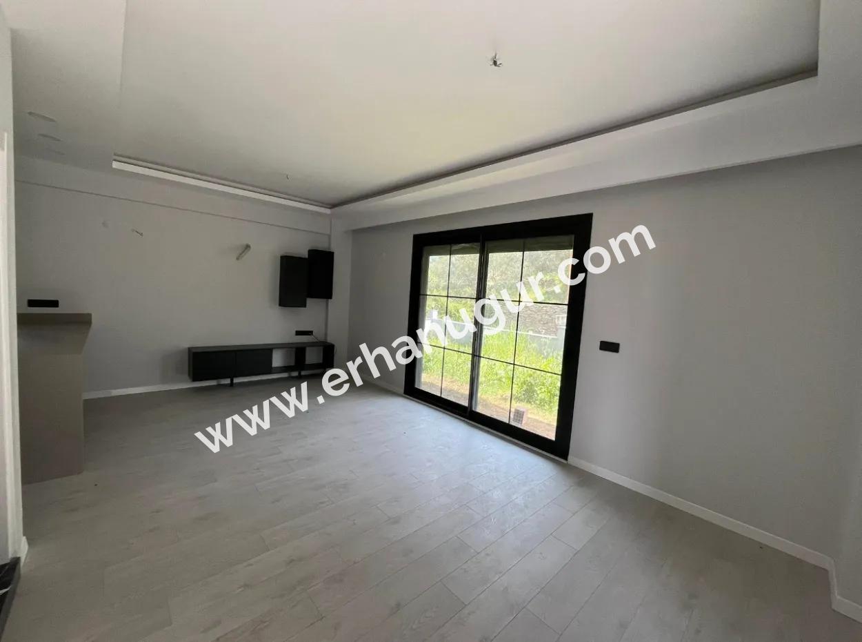 Özdere'de Denize Yürüme Mesafesinde Modern Mimarı Satılık 3+1 Villa