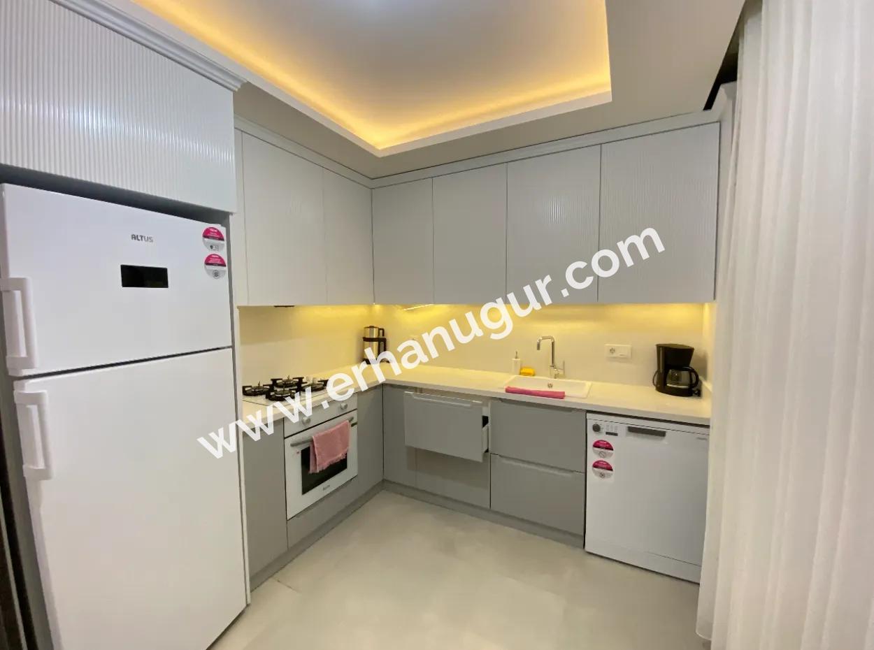 Doğanbey De Tek Mustakil Yerden Isıtma Ultra Lüx Satılık 3+1 Villa