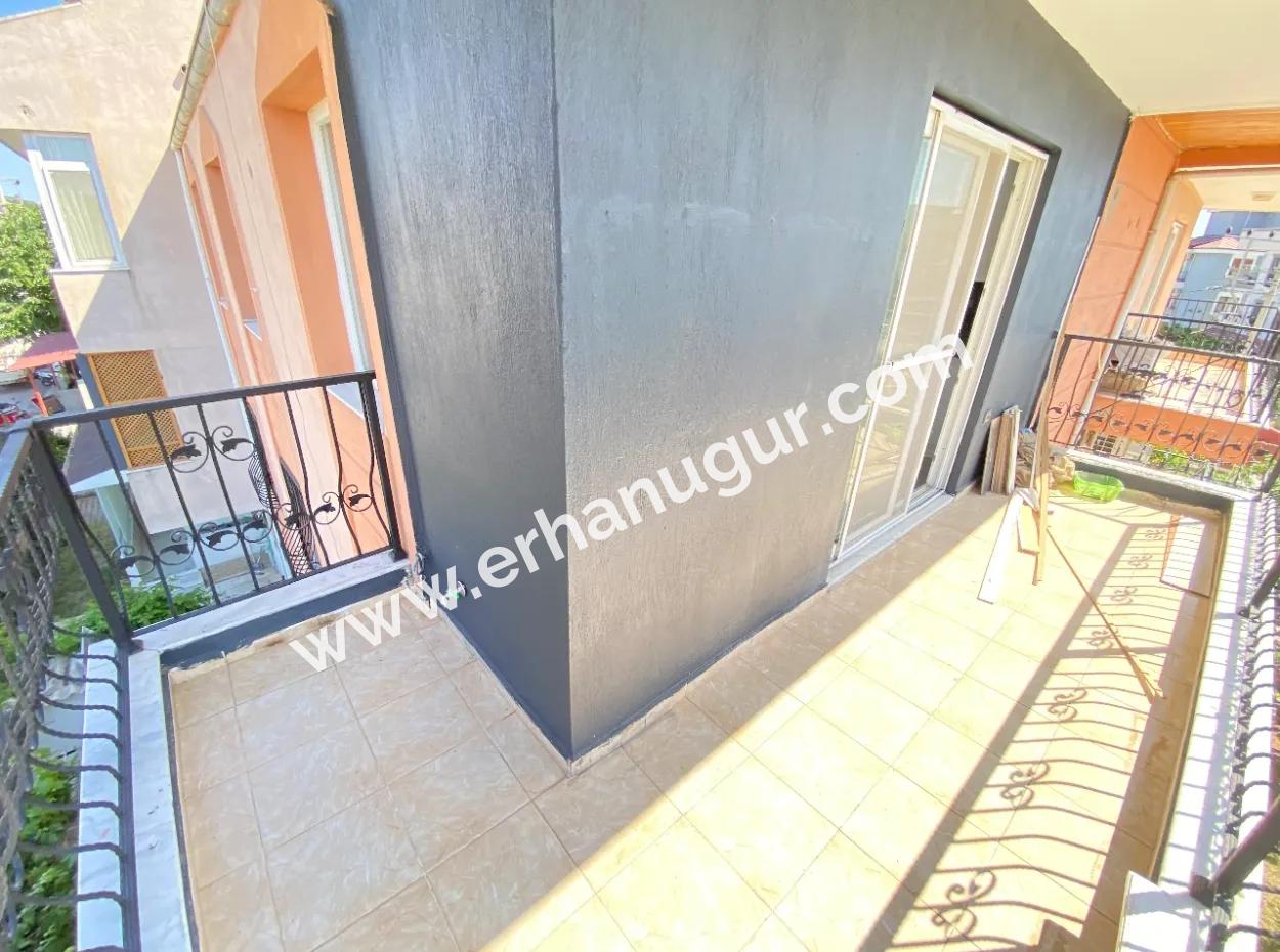 Ürkmez De Çarşı Merkezinde Denize 300M2 Satılık 2+1 Daire