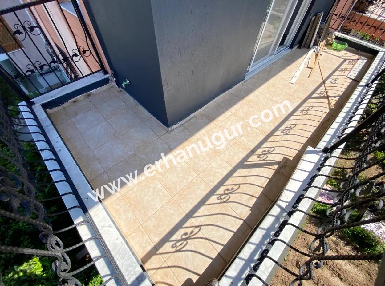 Ürkmez De Çarşı Merkezinde Denize 300M2 Satılık 2+1 Daire