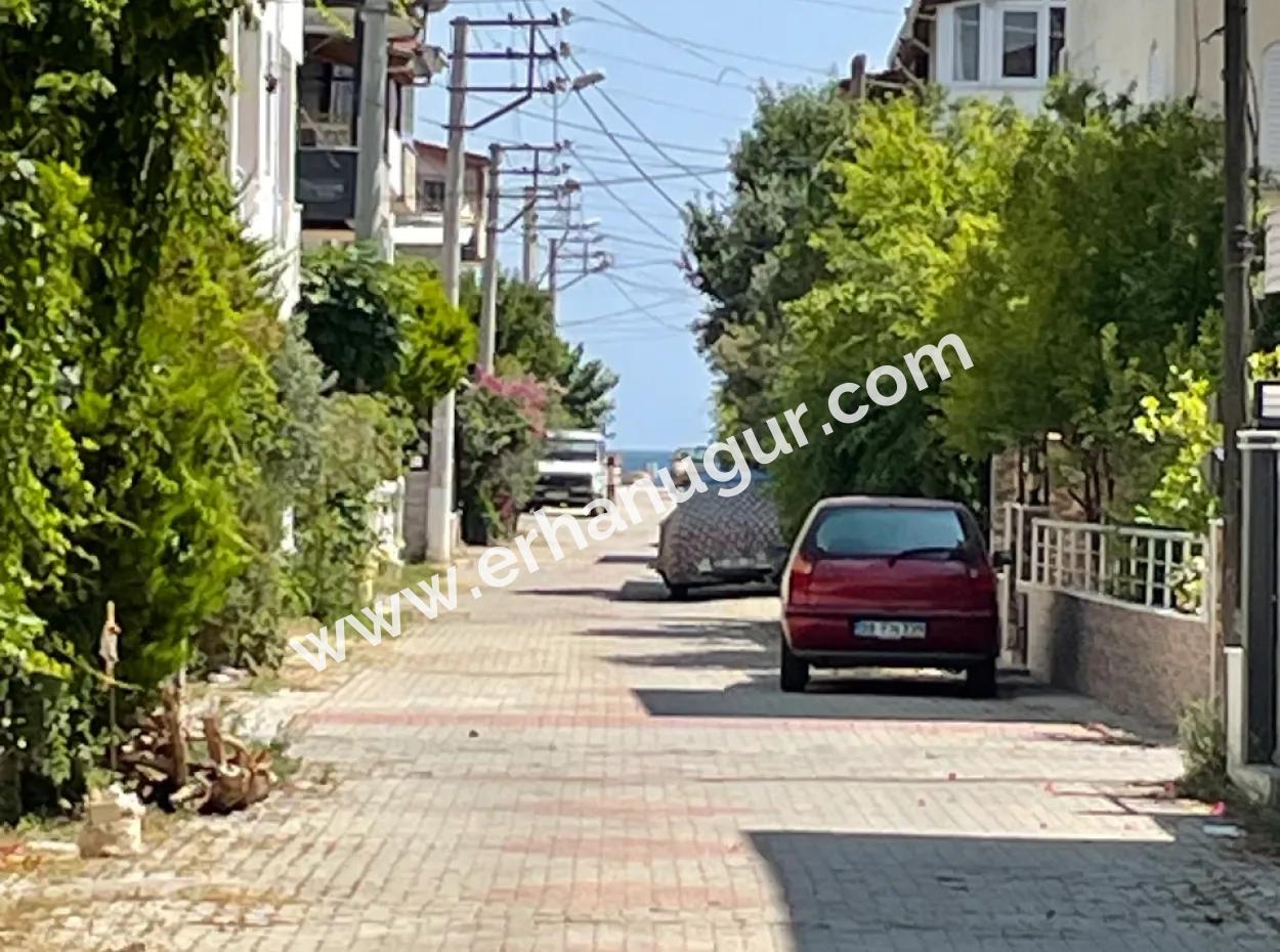 Ürkmez'de Plaja 50M Mesafede Deniz Manzaralı Geniş Satılık 3+1 Daire