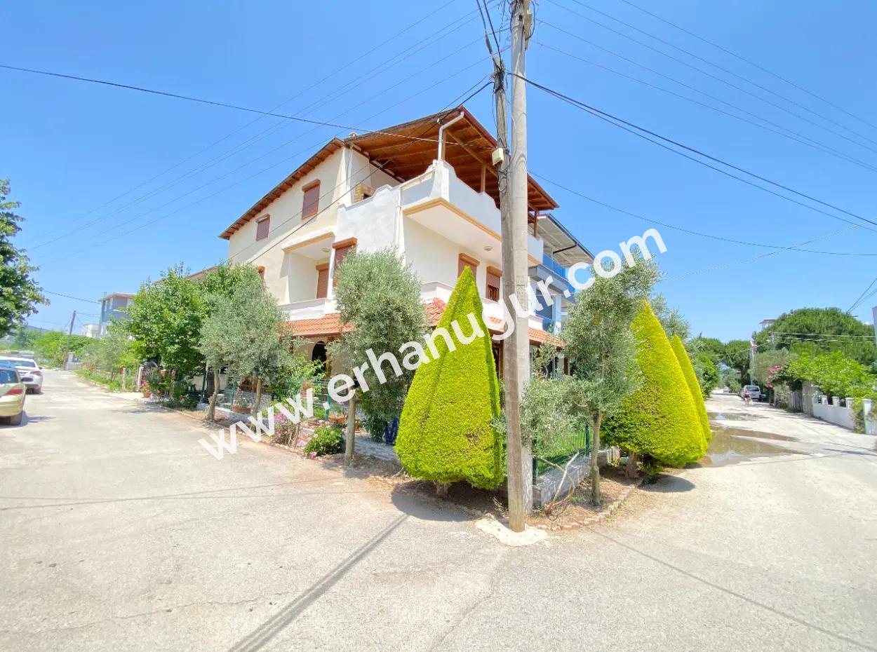 Doğanbey Merkezinde Denize 350M2 Ultra Lüx 7+2 Villa