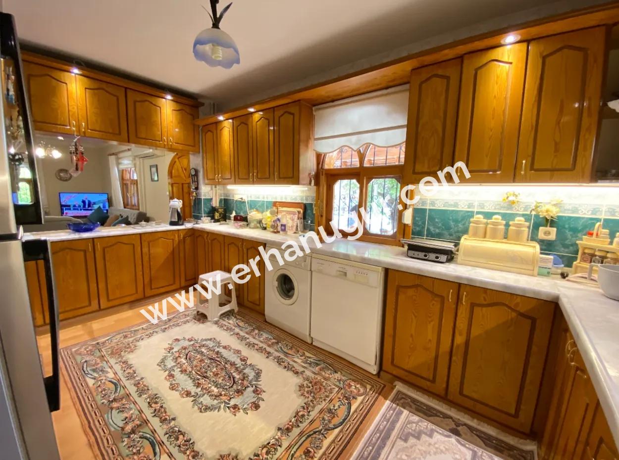 Doğanbey Merkezinde Denize 350M2 Ultra Lüx 7+2 Villa