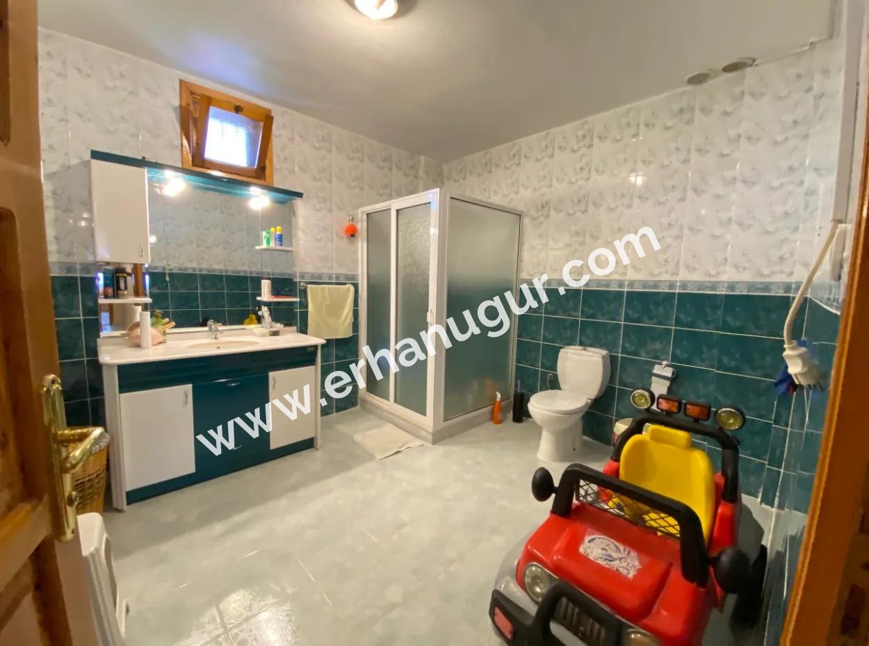 Doğanbey Merkezinde Denize 350M2 Ultra Lüx 7+2 Villa