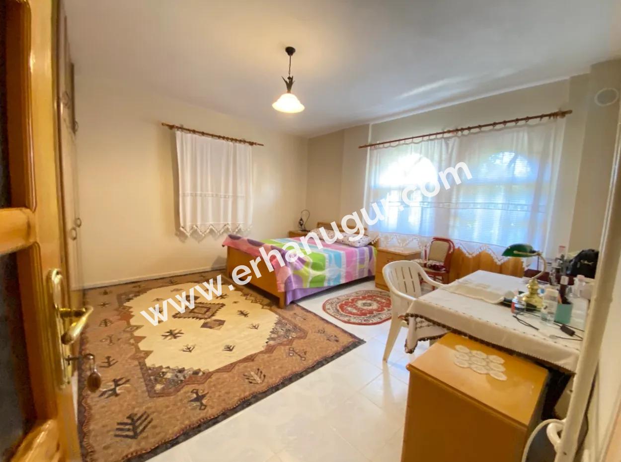 Doğanbey Merkezinde Denize 350M2 Ultra Lüx 7+2 Villa