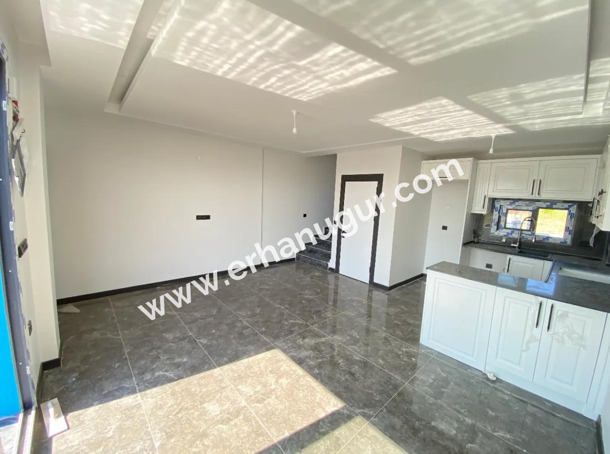 Doğanbey De  Denize 500 Metre Yerden Isıtma Satılık 2+1 Villa