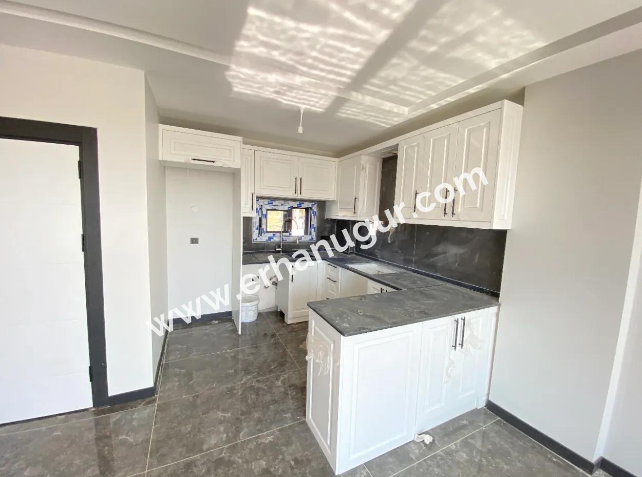 Doğanbey De  Denize 500 Metre Yerden Isıtma Satılık 2+1 Villa