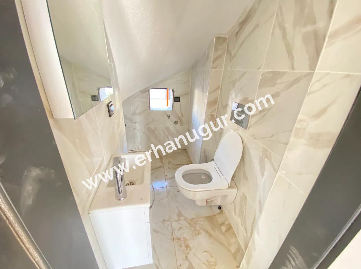 Doğanbey De  Denize 500 Metre Yerden Isıtma Satılık 2+1 Villa