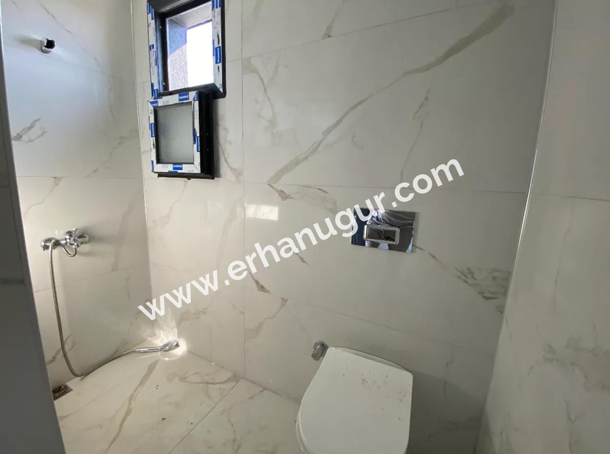 Doğanbey De  Denize 500 Metre Yerden Isıtma Satılık 2+1 Villa