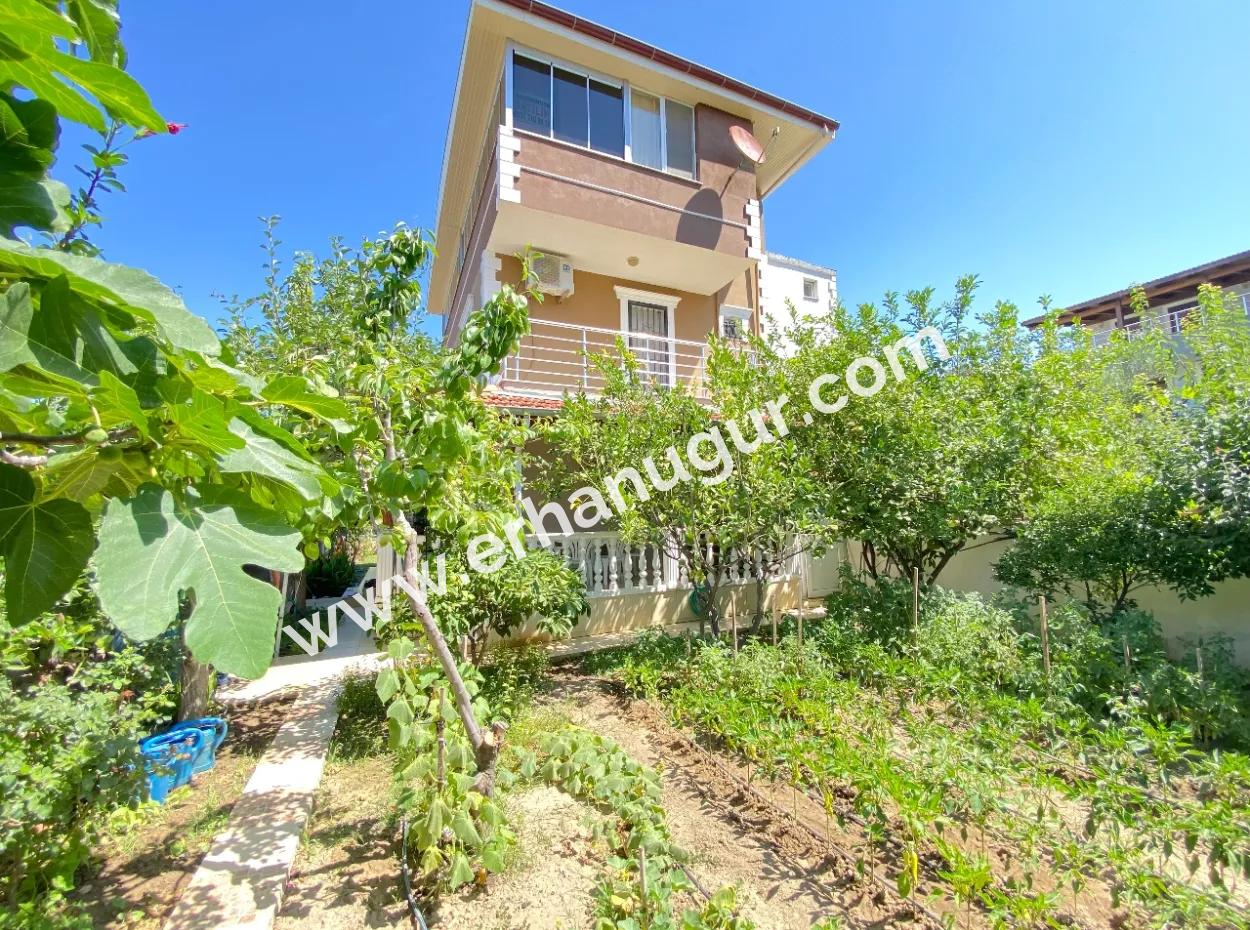 Doğanbey De Köşe Villa Tek Müstakil Geniş Bahçeli Ultra Lükx Satılık 4+1 Villa