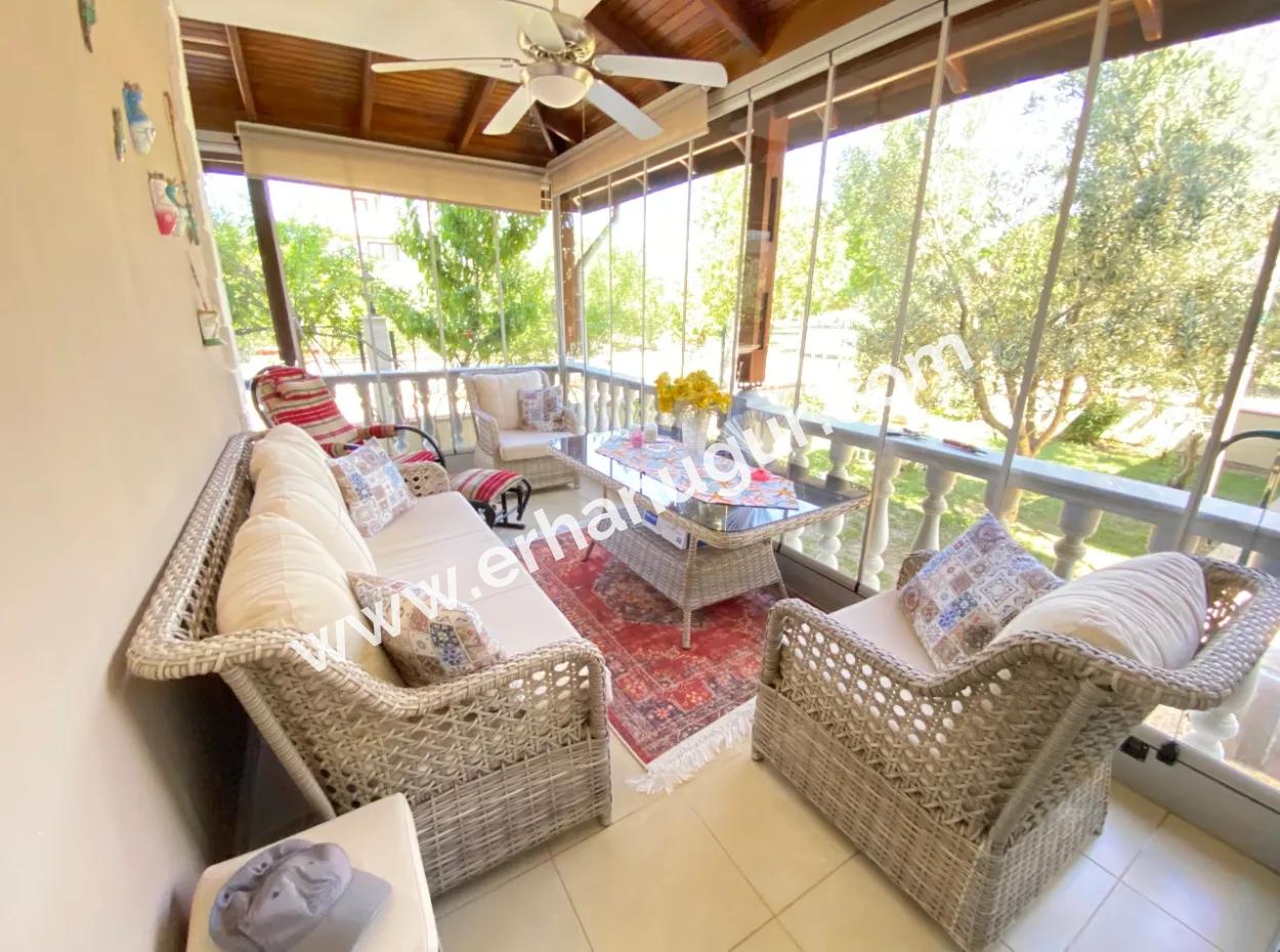 Doğanbey De Köşe Villa Tek Müstakil Geniş Bahçeli Ultra Lükx Satılık 4+1 Villa