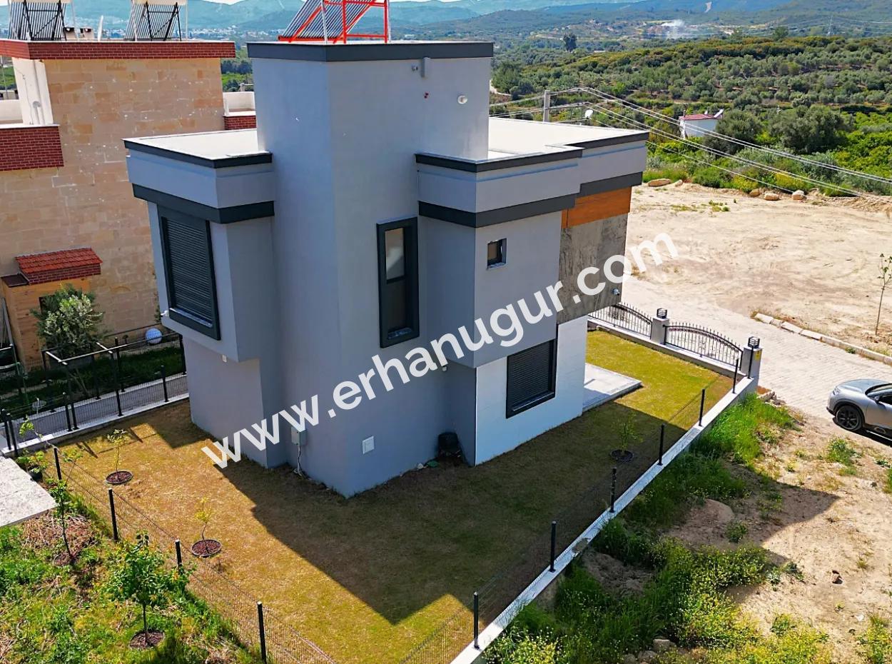 Ürkmez De Deniz Manzaralı Tek Müstakil 3+1 Villa