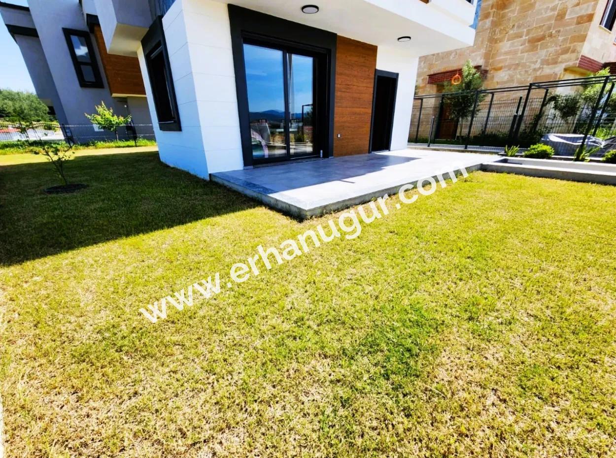 Ürkmez De Deniz Manzaralı Tek Müstakil 3+1 Villa