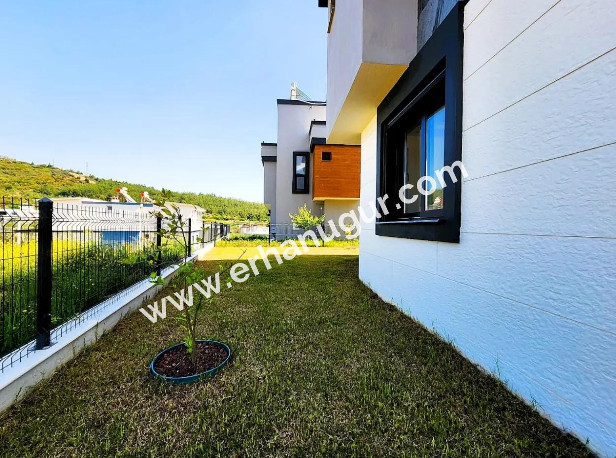 Ürkmez De Deniz Manzaralı Tek Müstakil 3+1 Villa