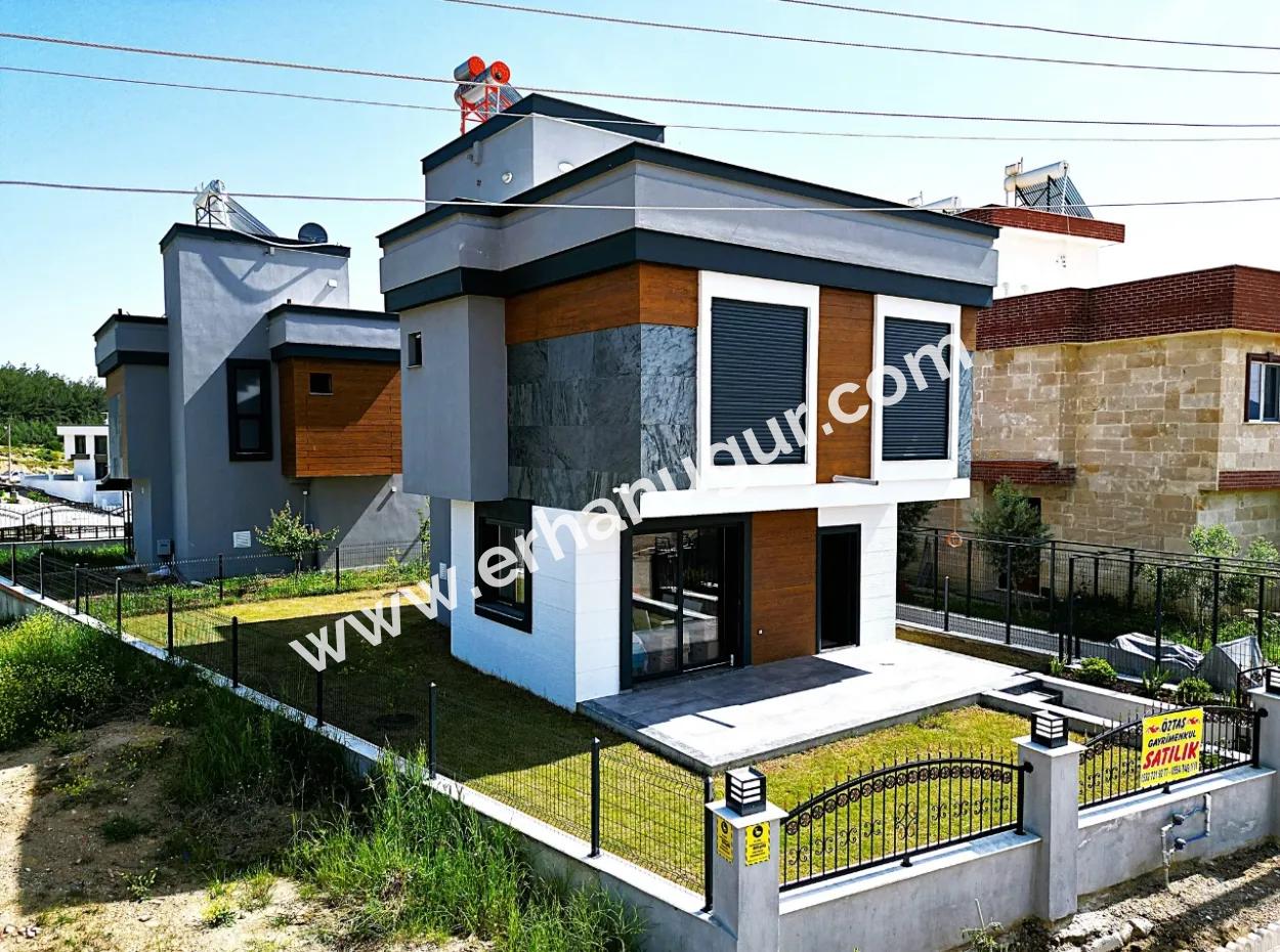 Ürkmez De Deniz Manzaralı Tek Müstakil 3+1 Villa