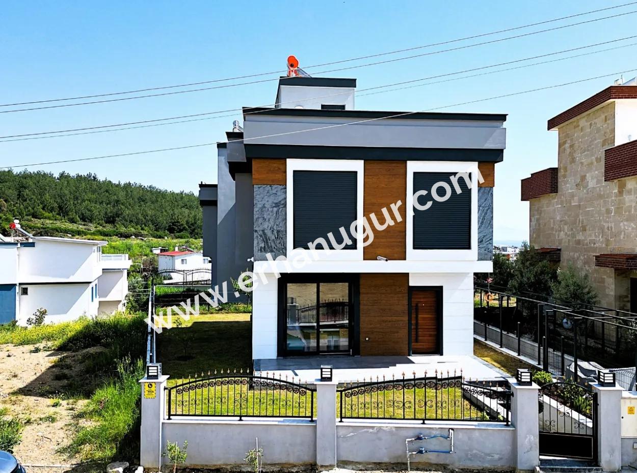 Ürkmez De Deniz Manzaralı Tek Müstakil 3+1 Villa