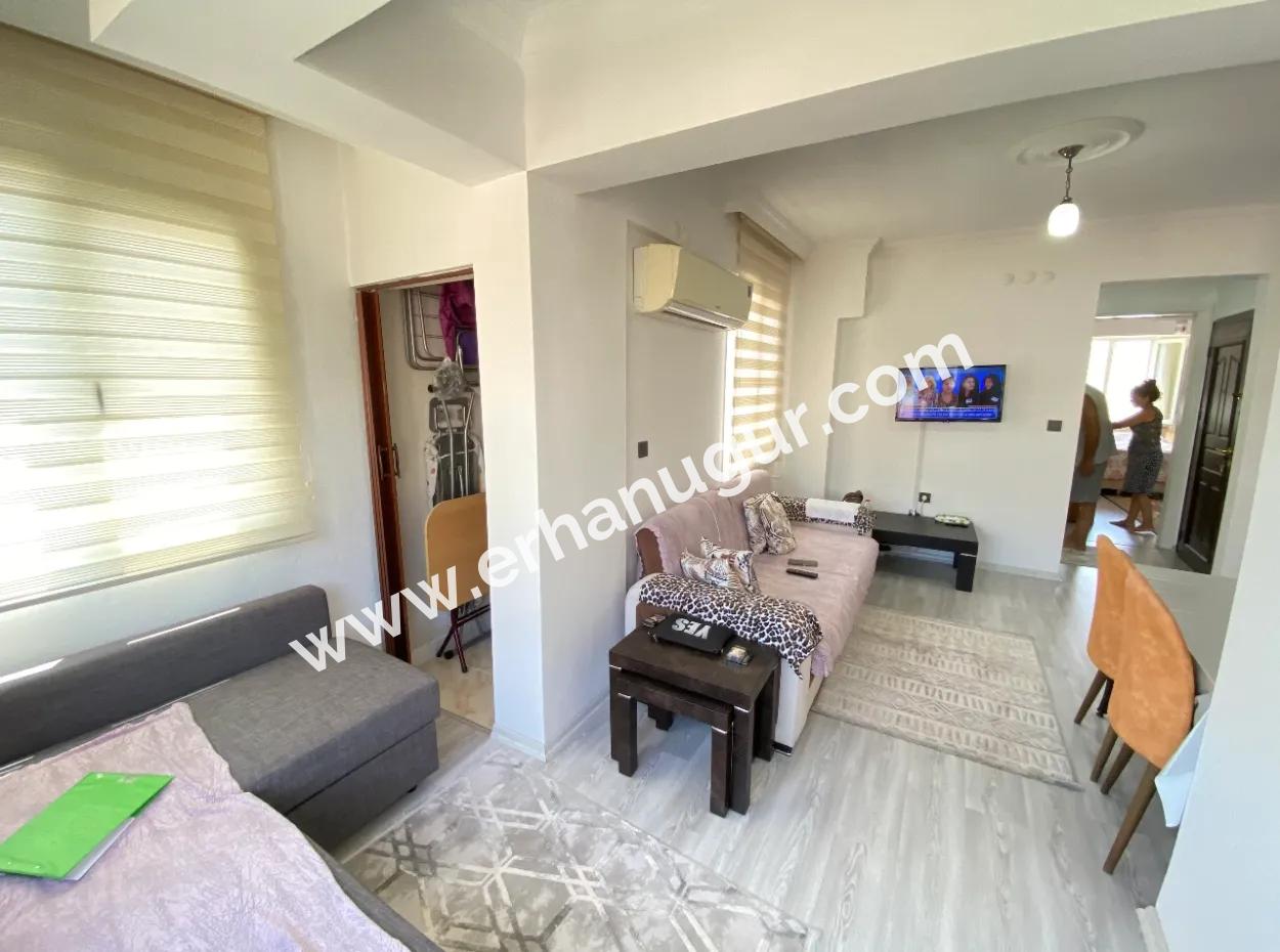 Ürkmez De Merkezde Denize 350M Geniş Ferah Yapılı Satılık 2+1 Daire