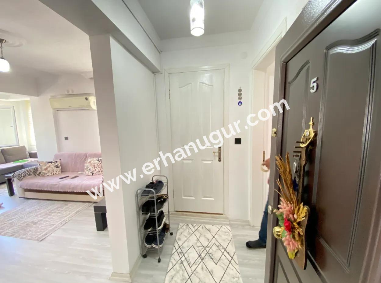 Ürkmez De Merkezde Denize 350M Geniş Ferah Yapılı Satılık 2+1 Daire