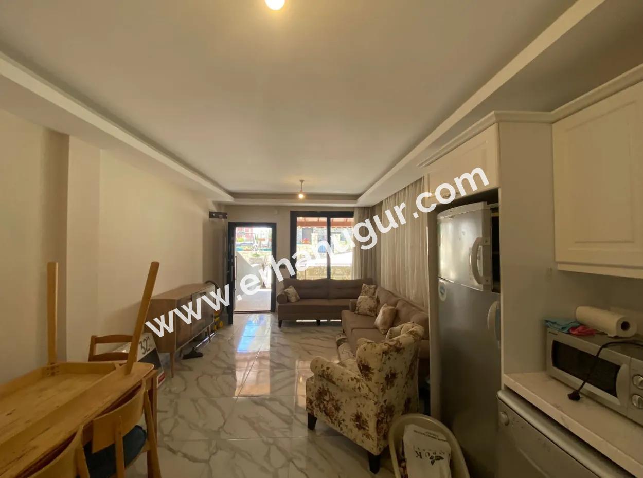 Seferihisar Doğanbey De Full Deniz Üç Tarafı Bahçe Satılık 3+1 Villa