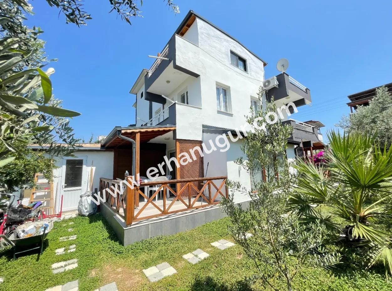 Doğanbeyde Kapalı Otoparkı Denıze 550M2 Ultra Lüx Satılık 3+1 Vılla