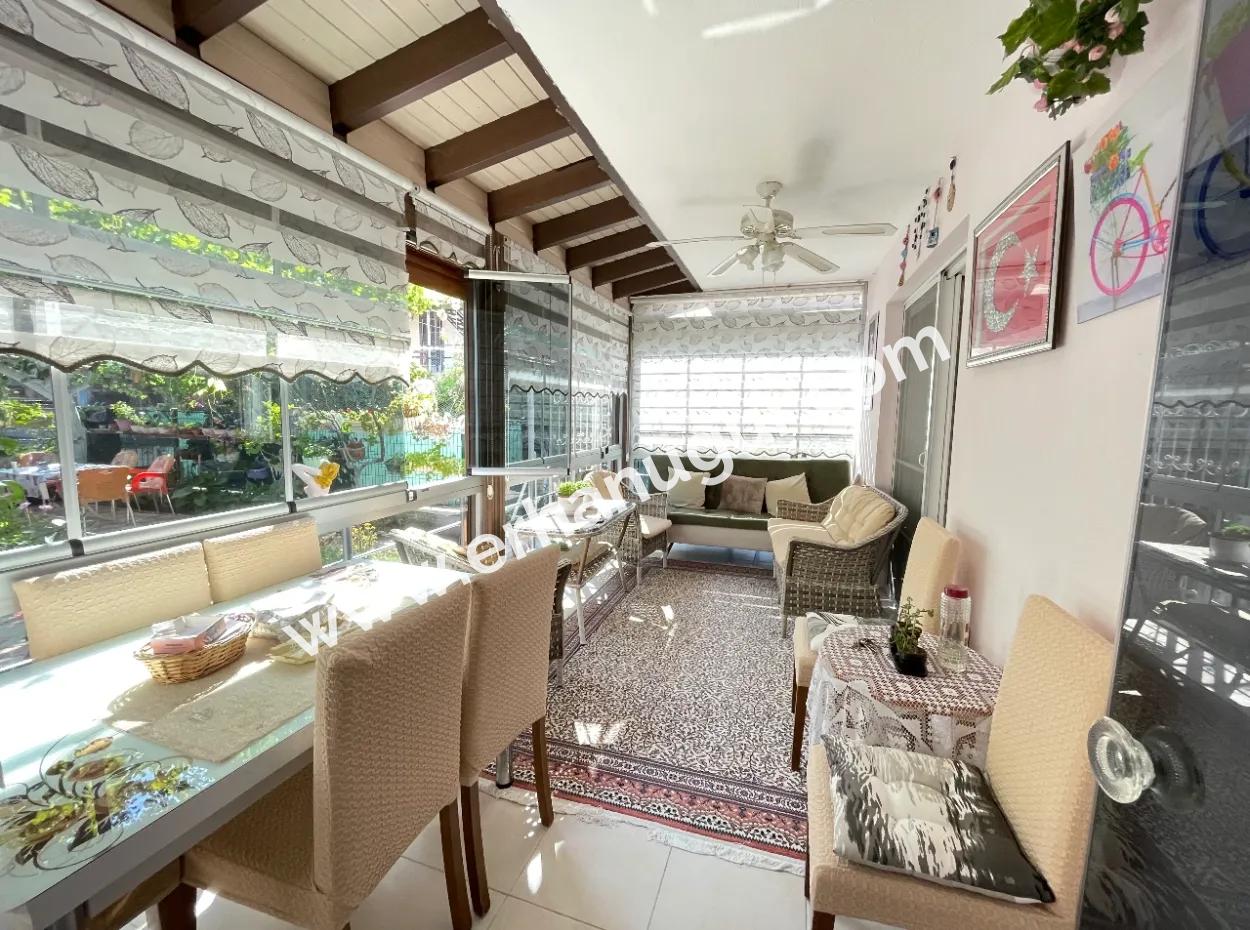 Ürkmez De Merkezinde Denize 350Mt Bahçeli Lüks Satılık 2+1 Daire